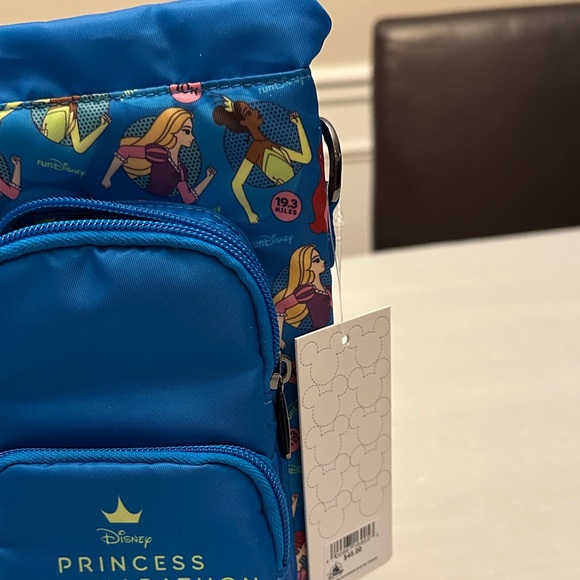 NWT - Disney Princess Lug Huggie SE - Picture 2 of 7